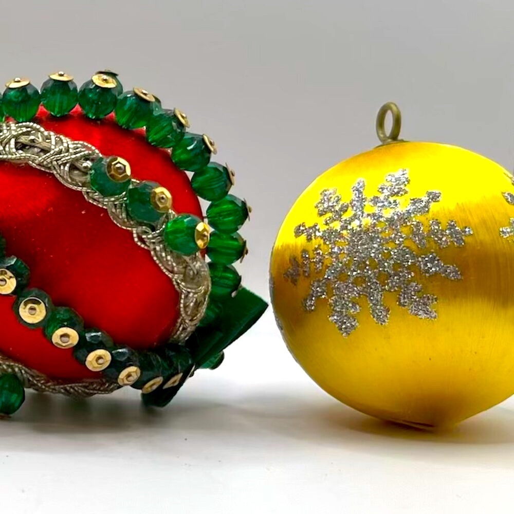 Vintage 1960's Christmas Xmas Push Pin Ornaments - Set of 4 - Picture 5 of 5
